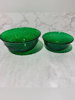 Vtg Tiara Exclusives Emerald Green Daisy & Scroll Glass Nesting Bowls-Set of 2